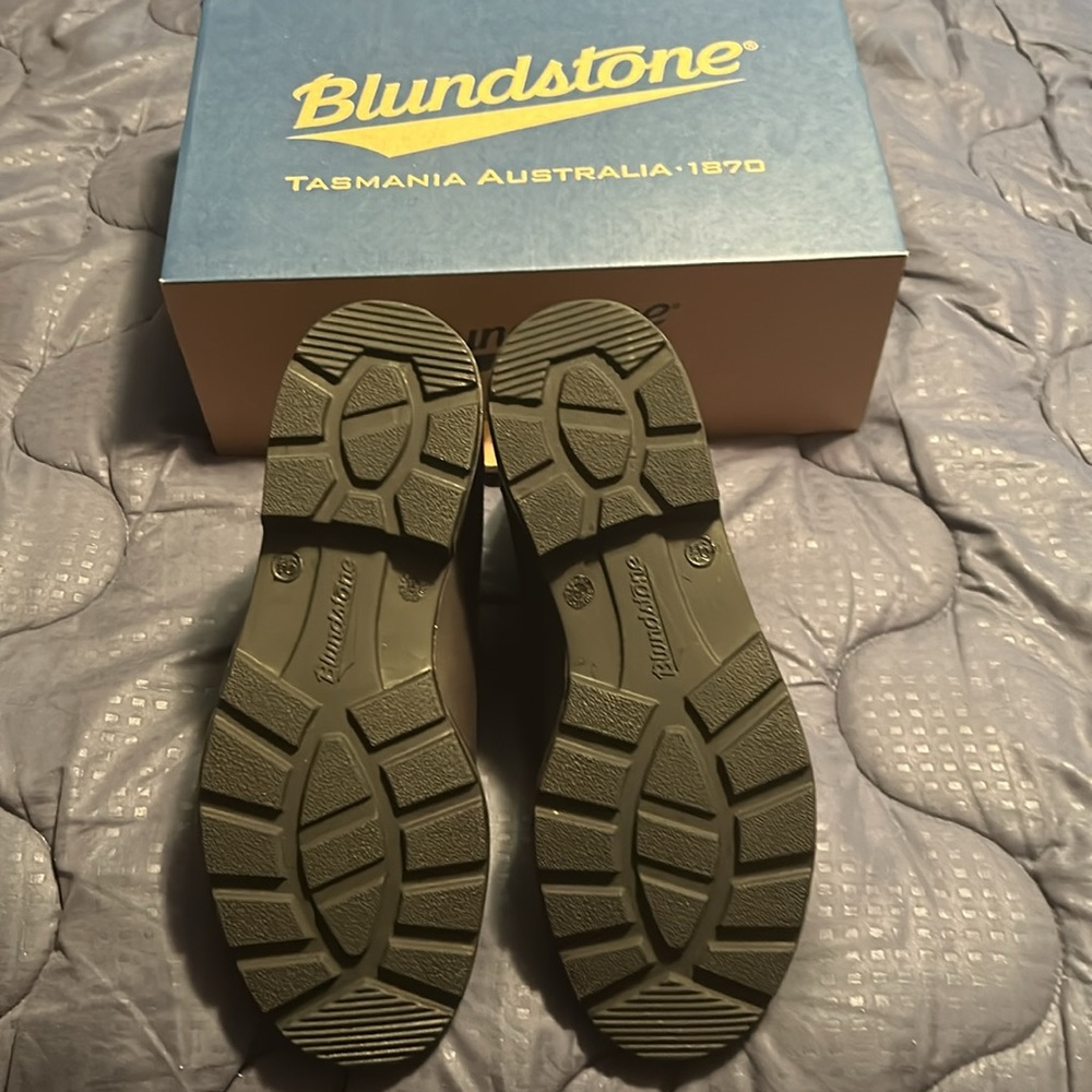 Elastic sided boot - Picture 4 of 6
